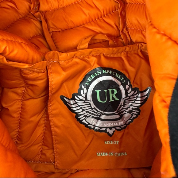 Bundle Set Boys Puff Jacket Tee Joggers Champion Jordan 3T - Picture 4 of 4